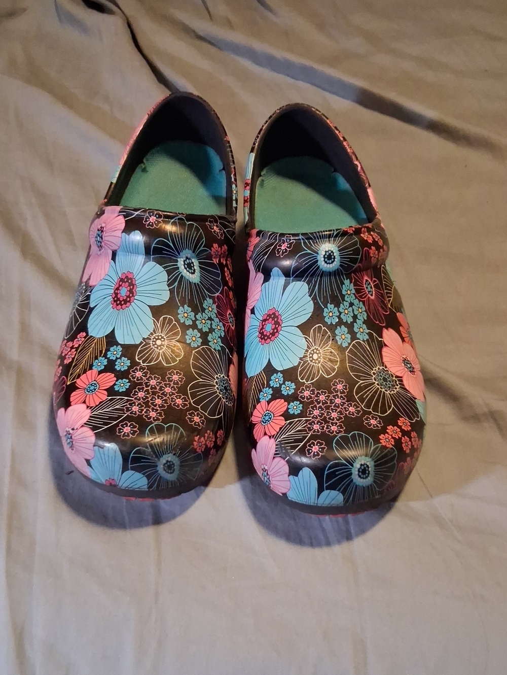 Womens Floral Slip-On Clogs in Black with Pink & Blue Flowers